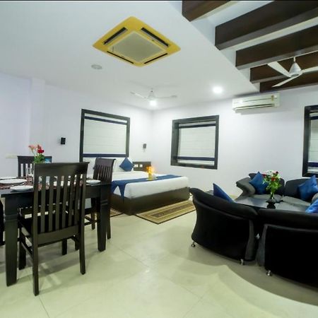 하이데라바드 Hill View Begumpet B&B 외부 사진